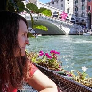 Meet your Posher, Caralee